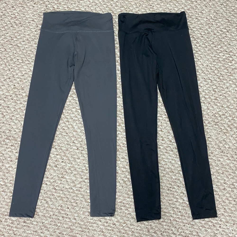 2 PAIR OF LINCOLN OUTFITTERS LEGGINGS - MEDIUM